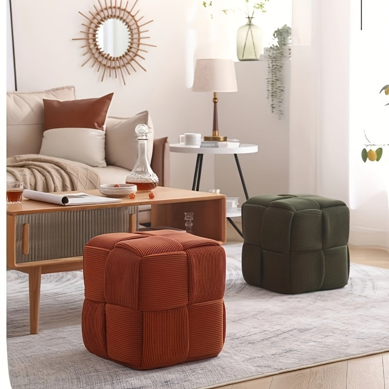 Compact Square Pouffe with Soft Upholstery – Comfortable and Versatile Design