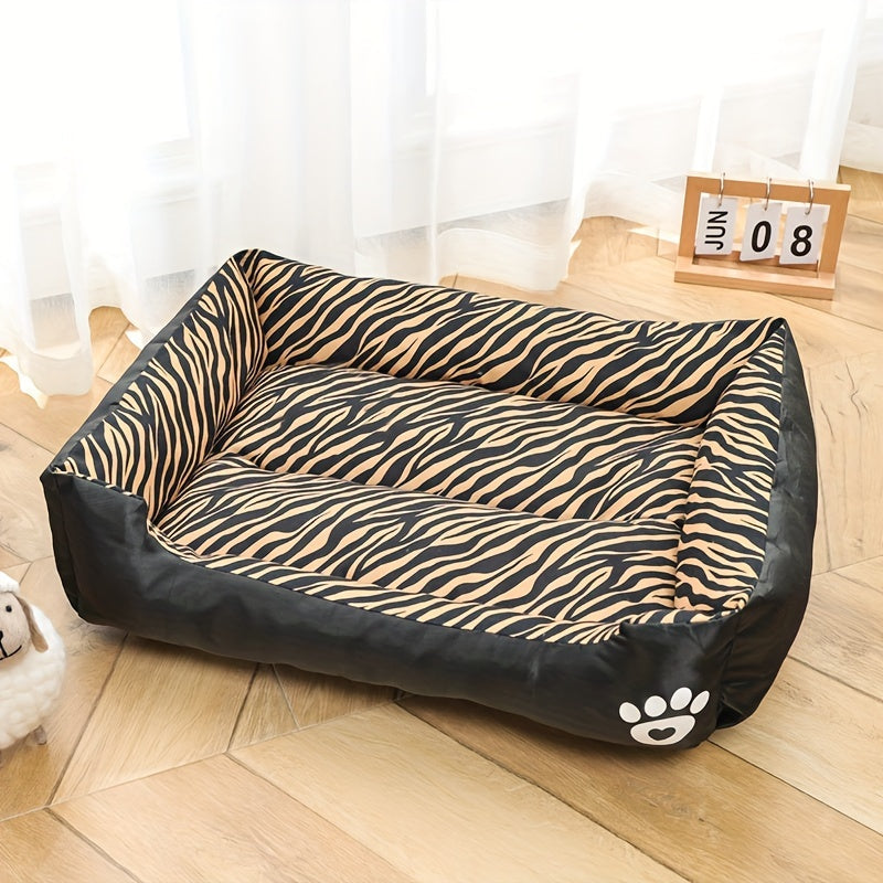 Rectangular dog bed made of polyester with soft filling for all dogs