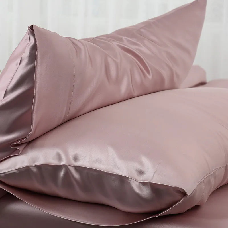 Mulberry Silk Pillowcase – Soft, Hypoallergenic and Caring for Skin and Hair