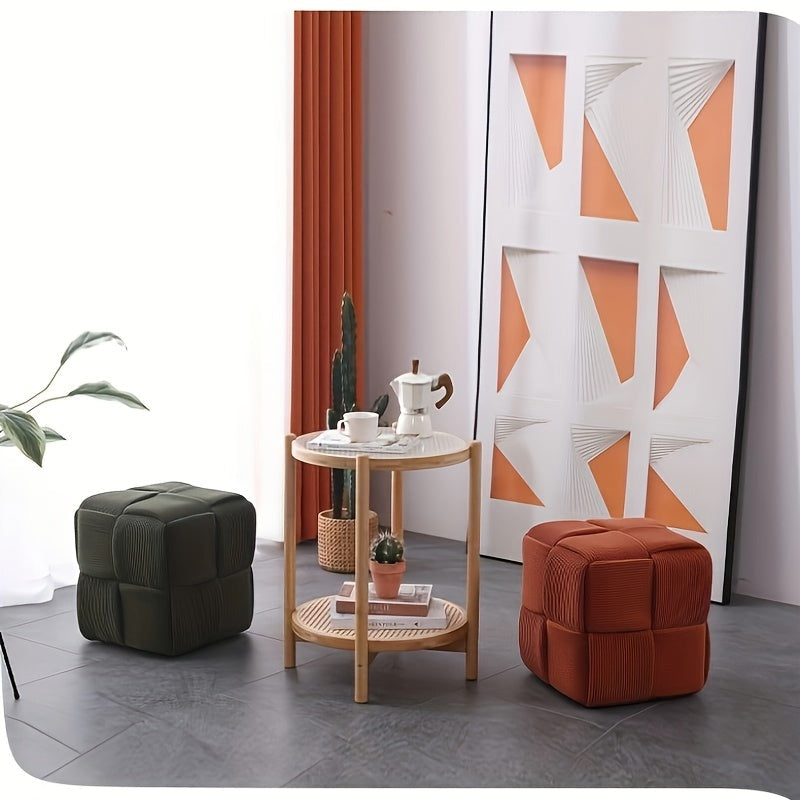 Compact Square Pouffe with Soft Upholstery – Comfortable and Versatile Design