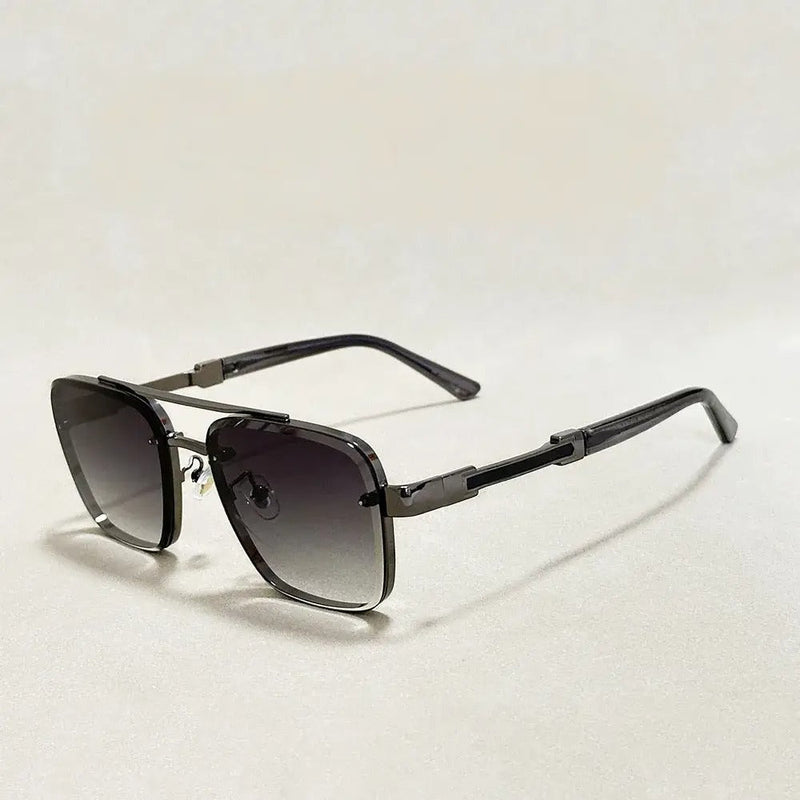 Men's Gradient Aviator Sunglasses with Lightweight Metal Frame and UV400