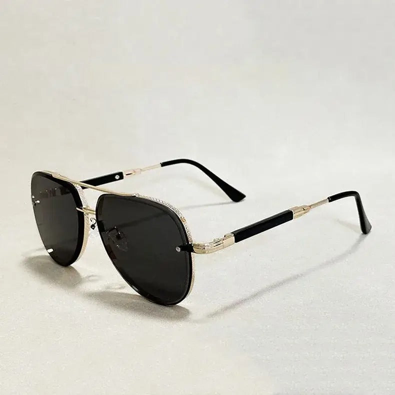 Men's Classic Aviator Sunglasses with Gradient Lenses and UV400 Protection