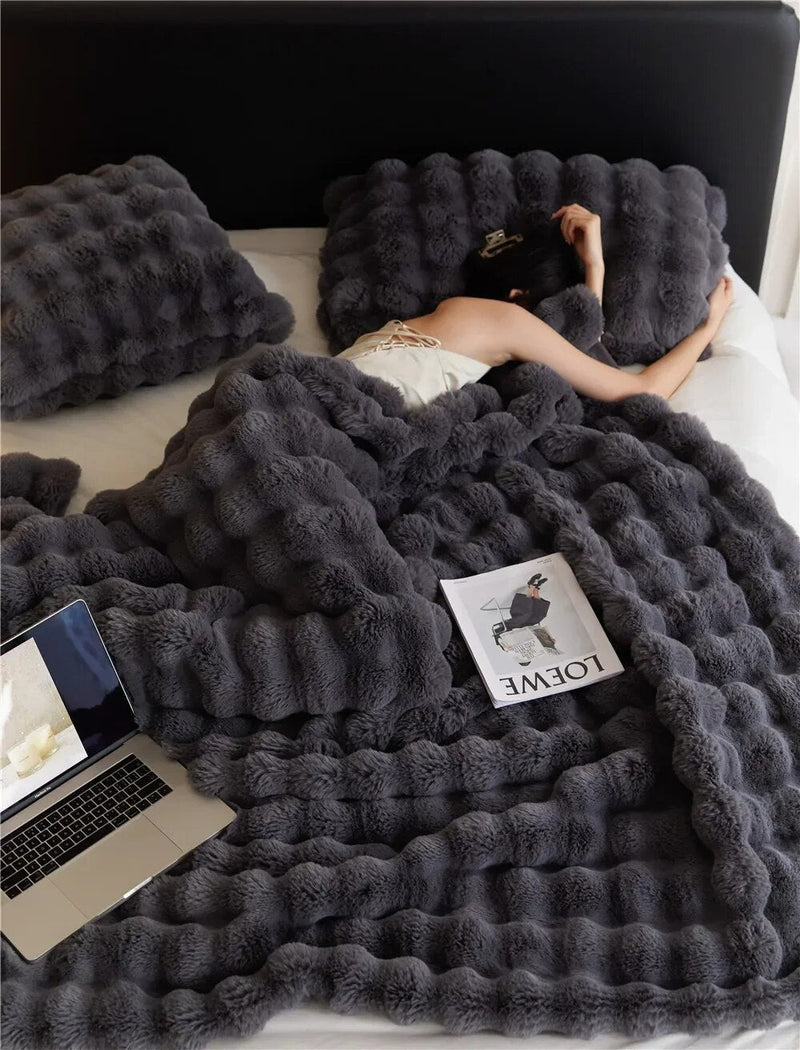 Plush Bubble Blanket with Raised Texture for Sofa and Bedroom Layers