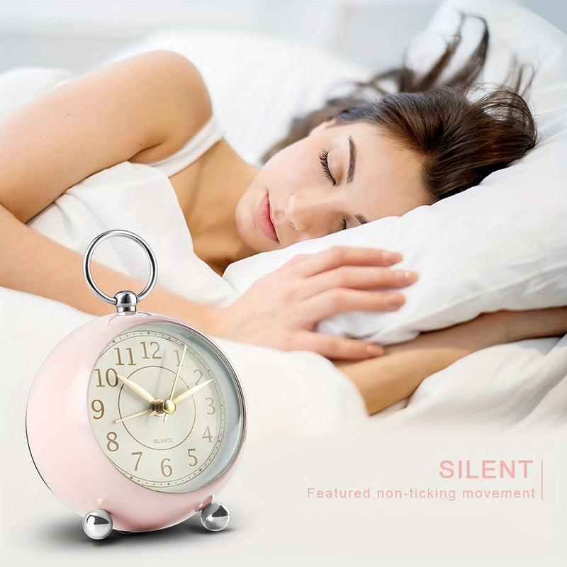 Vintage Analogue Alarm Clock with Night Light – Quiet and Clearly Readable