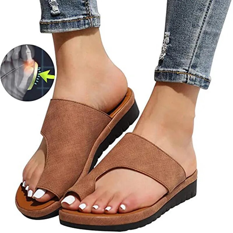 Comfortable Ladies' Slippers with Ergonomic Footbed and Sturdy Sole