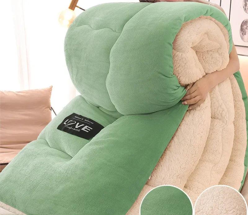 Comforter with Flannel Fleece, Quilting and Wool-Blend Filling