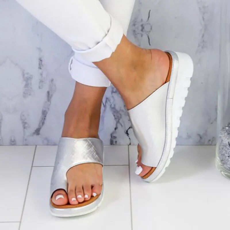 Comfortable Ladies' Slippers with Ergonomic Footbed and Sturdy Sole