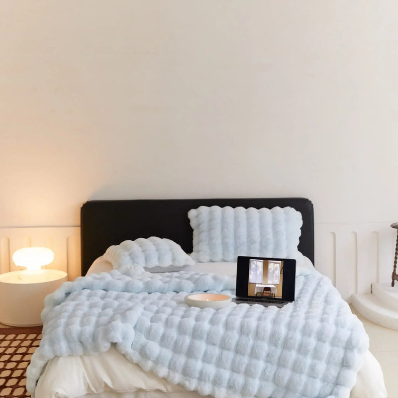 Plush Bubble Blanket with Raised Texture for Sofa and Bedroom Layers