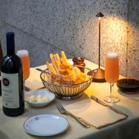 Smart Wireless LED Table Lamp – Flexible and Durable