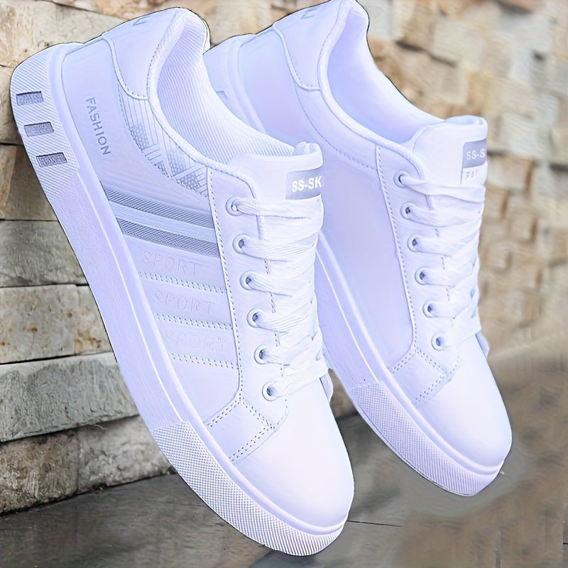 Lace-up Sneakers for Men – Striped Design and Excellent Grip for Athletic Activities
