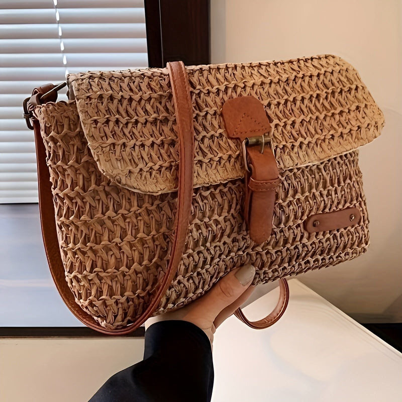 Braided Shoulder Bag for Women in Straw with Adjustable Strap for Summer Looks