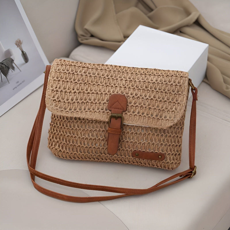 Braided Shoulder Bag for Women in Straw with Adjustable Strap for Summer Looks