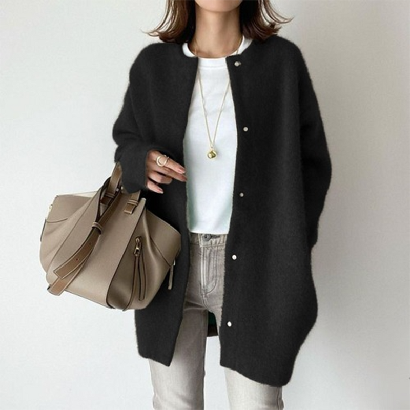 Oversized Women's Cardigan with Button Closure and Soft Knit Texture
