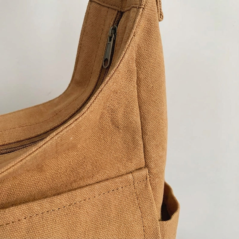 Messenger Bag in Canvas with Multiple Pockets and Adjustable Strap