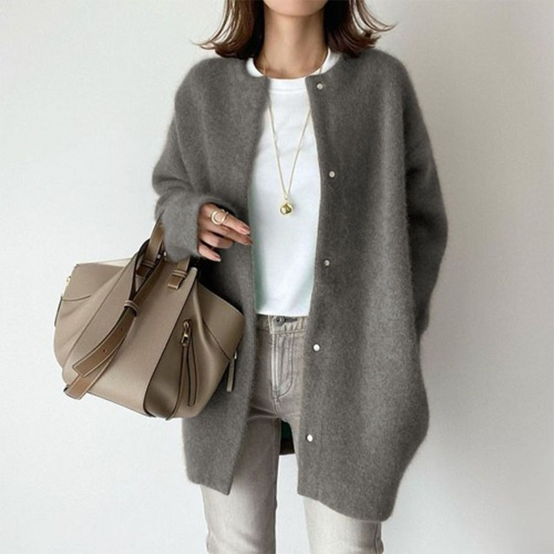 Oversized Women's Cardigan with Button Closure and Soft Knit Texture