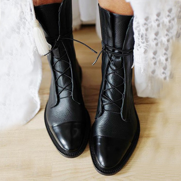 Ladies' Leather Ankle Boots with Lace-Up – Timeless and Comfortable
