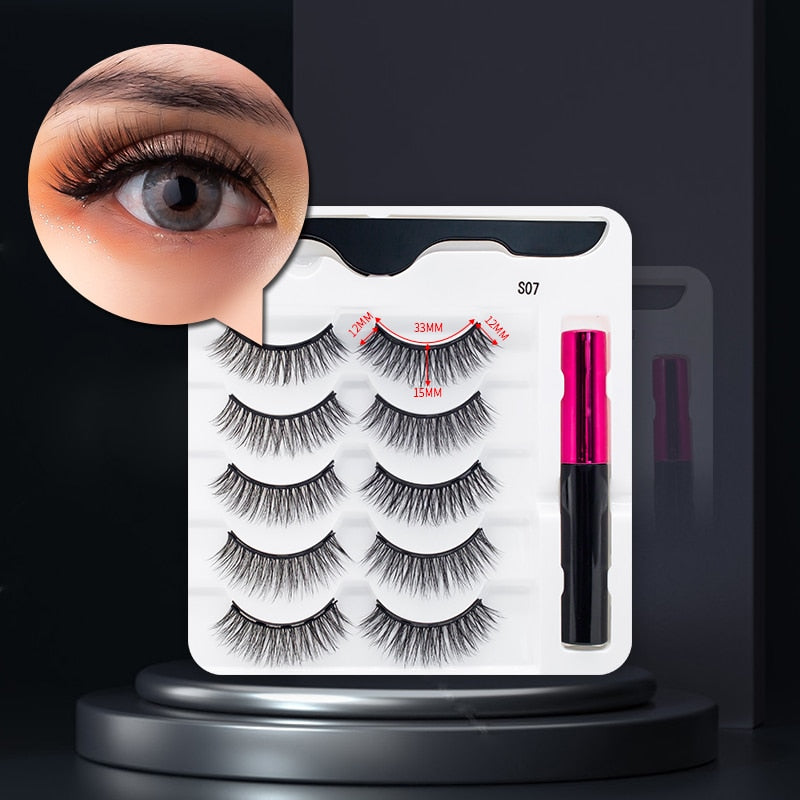 Magnetic False Eyelashes with Eyeliner – Trending Lash Set for a Quick Glam Look
