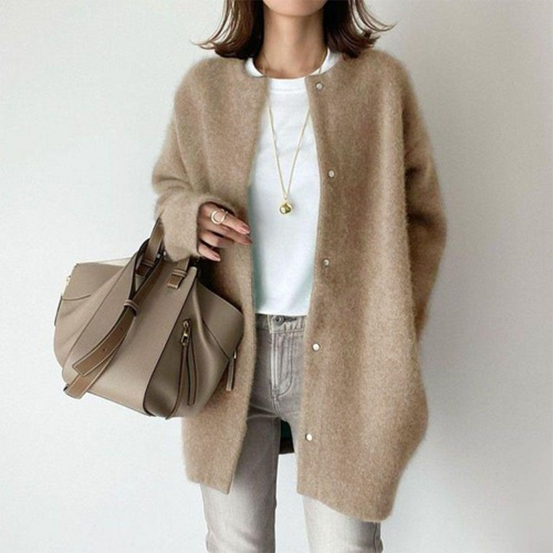 Oversized Women's Cardigan with Button Closure and Soft Knit Texture