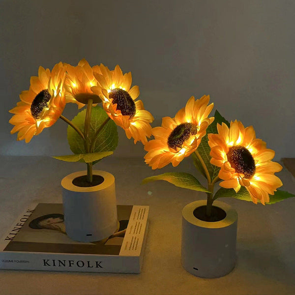 Table Lamp with Sunflower Design and USB Power