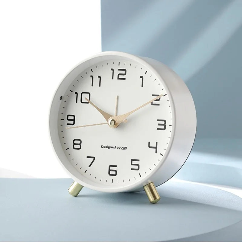 Silent Scandinavian Table Clock with Minimalist Design – Timeless and Elegant
