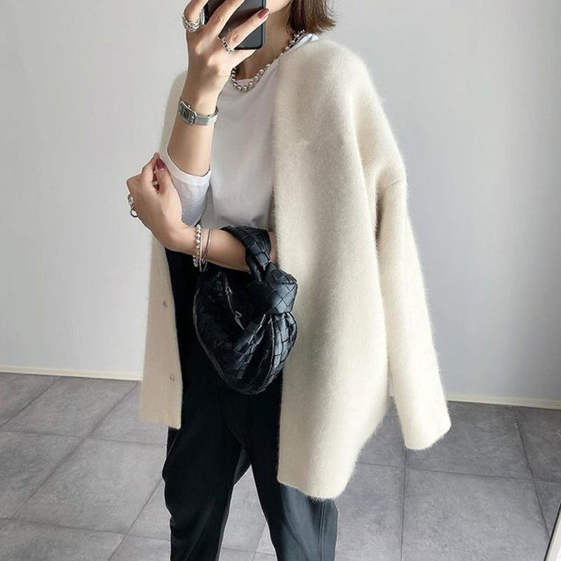 Oversized Women's Cardigan with Button Closure and Soft Knit Texture