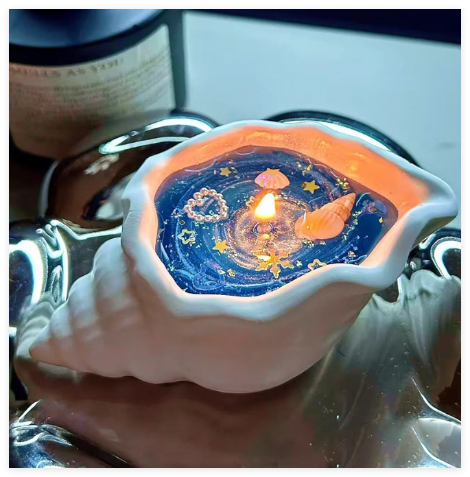 Shell-Shaped Soy Wax Scented Candle with Ocean-Inspired Detail