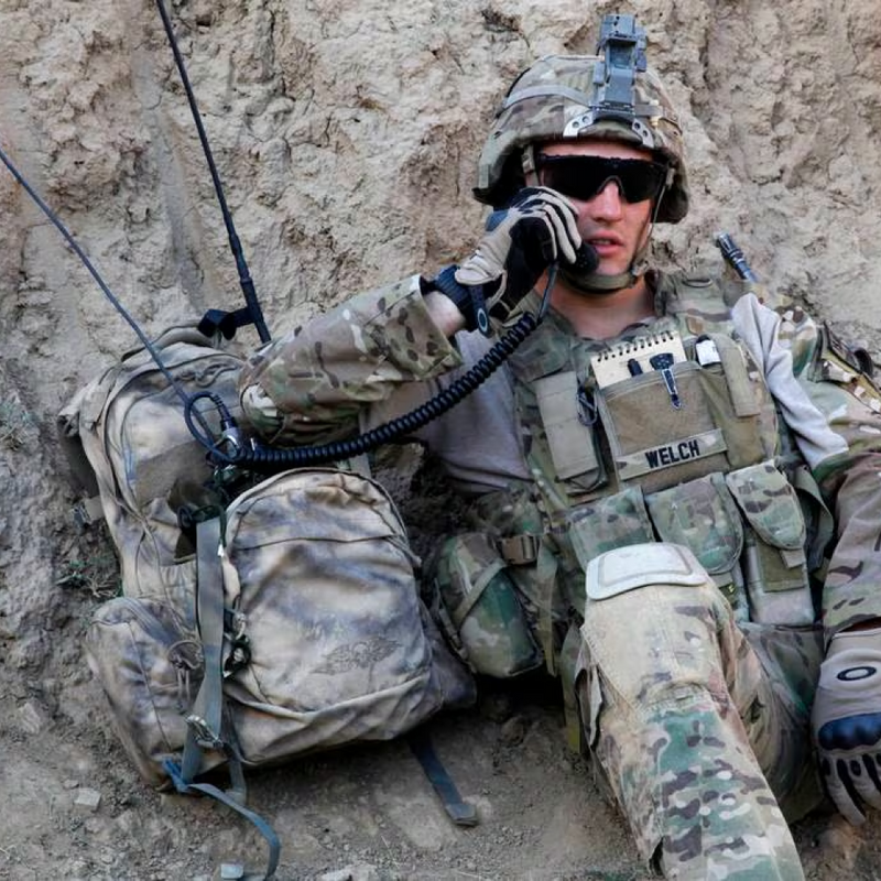 Sporty Sunglasses with Polarised Lenses – UV400 Protection for Outdoor Activities