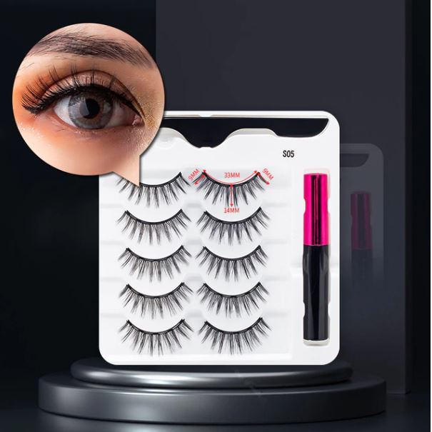 Magnetic False Eyelashes with Eyeliner – Trending Lash Set for a Quick Glam Look