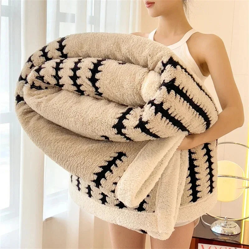 Reversible Throw with Geometric Pattern and Sherpa Fleece – Soft, Warm and Decorative