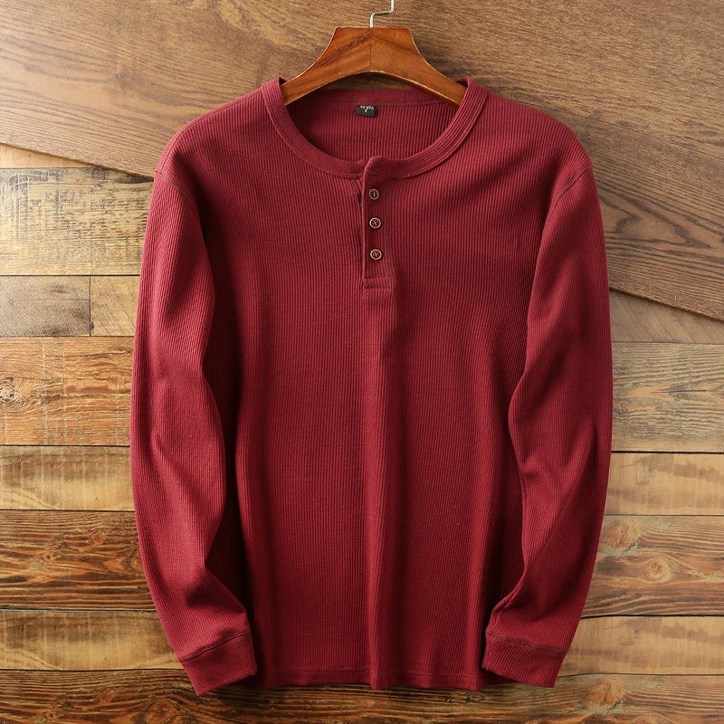 Minimalist Henley with Waffle Structure – Breathable, Comfortable and Smart