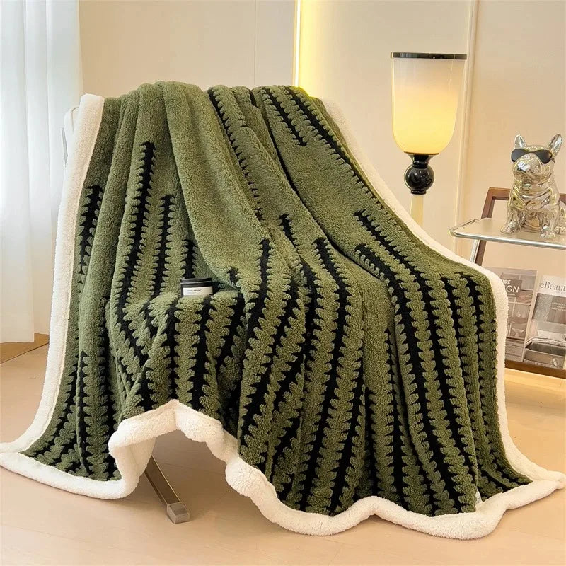 Reversible Throw with Geometric Pattern and Sherpa Fleece – Soft, Warm and Decorative