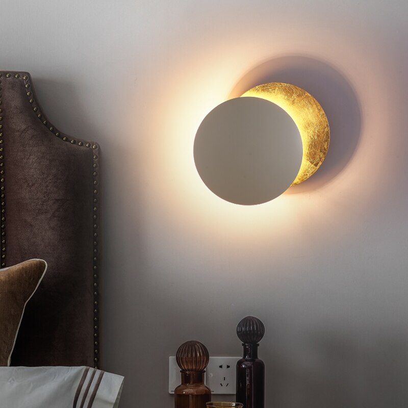 Modern Circular LED-Effect Wall Light for Ambient Interiors