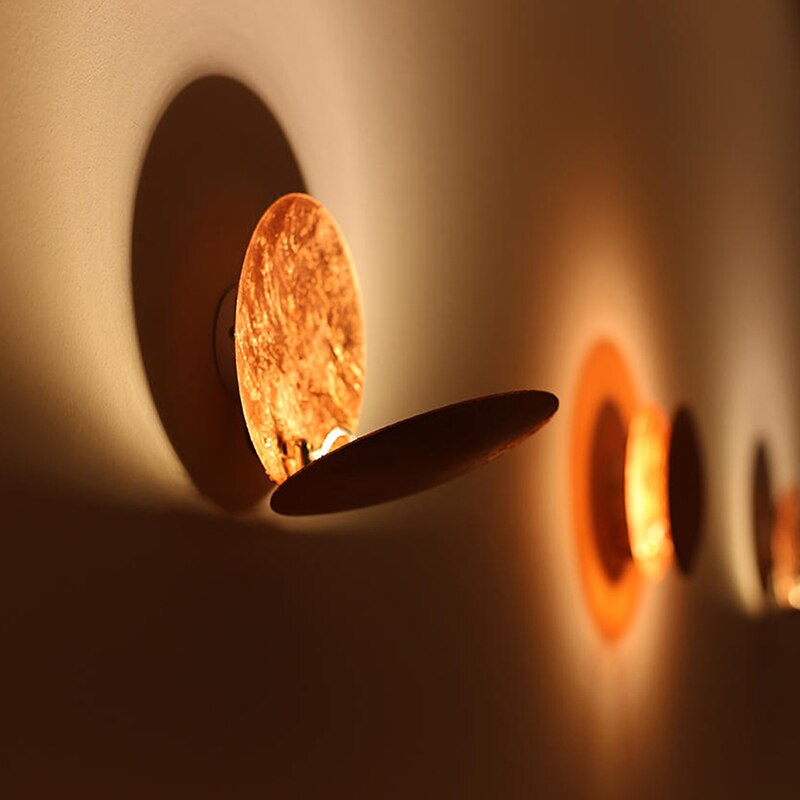 Modern Circular LED-Effect Wall Light for Ambient Interiors