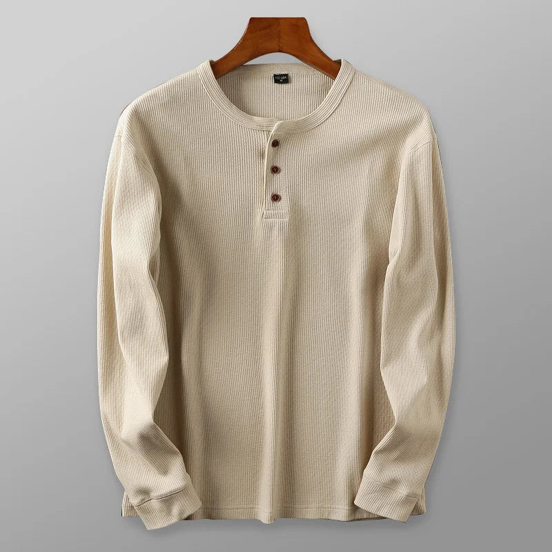 Minimalist Henley with Waffle Structure – Breathable, Comfortable and Smart