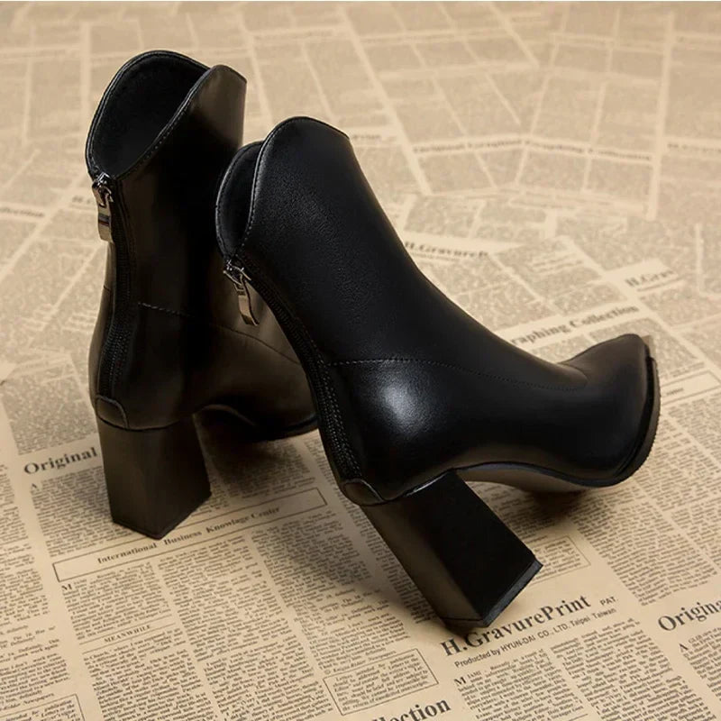 Ladies' Ankle Boots in Imitation Leather with Chrome Toe – Elegant and Striking