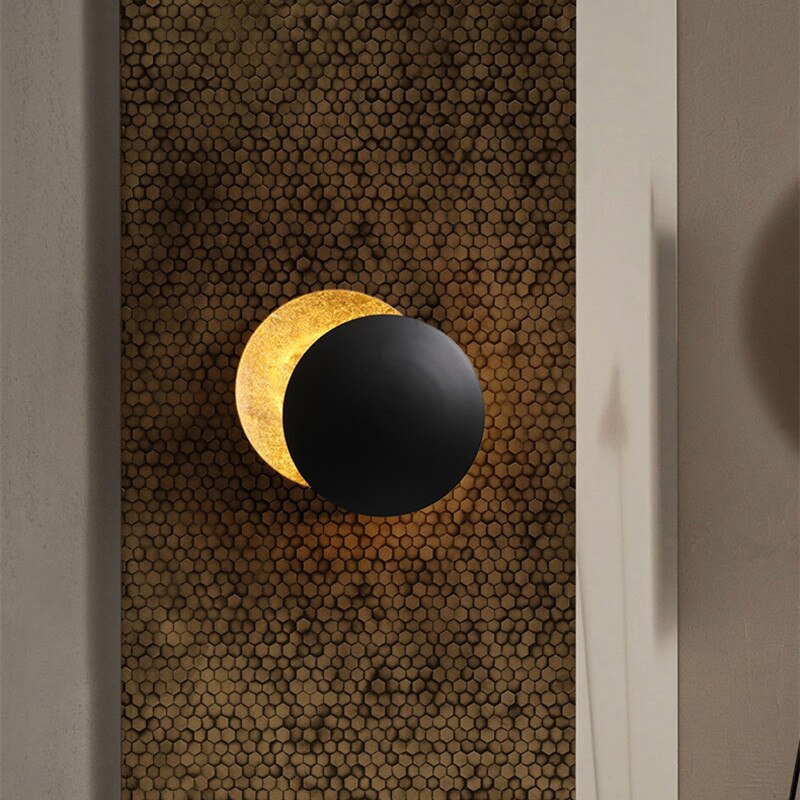 Modern Circular LED-Effect Wall Light for Ambient Interiors