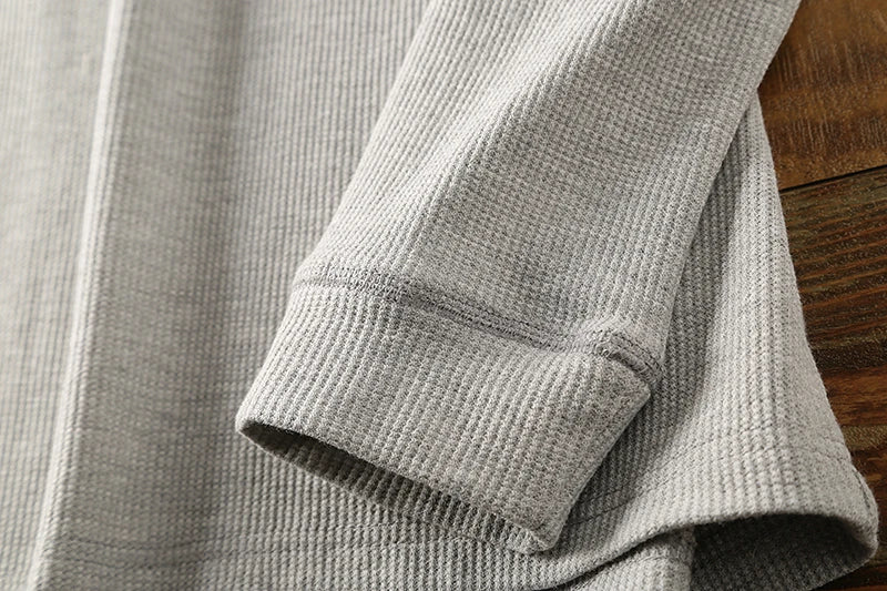 Minimalist Henley with Waffle Structure – Breathable, Comfortable and Smart