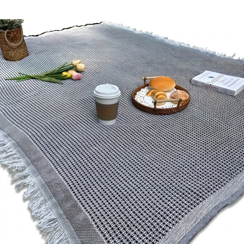 Foldable Moisture-Resistant Picnic Blanket for Outdoor Use