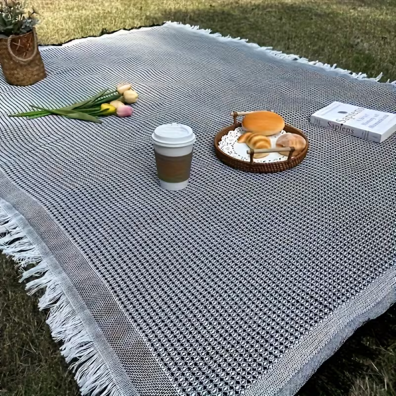 Foldable Moisture-Resistant Picnic Blanket for Outdoor Use
