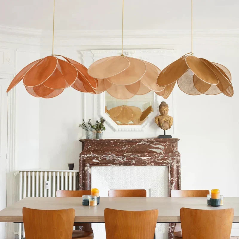 Flower-Shaped Pendant Light – Natural Design and Atmospheric Lighting