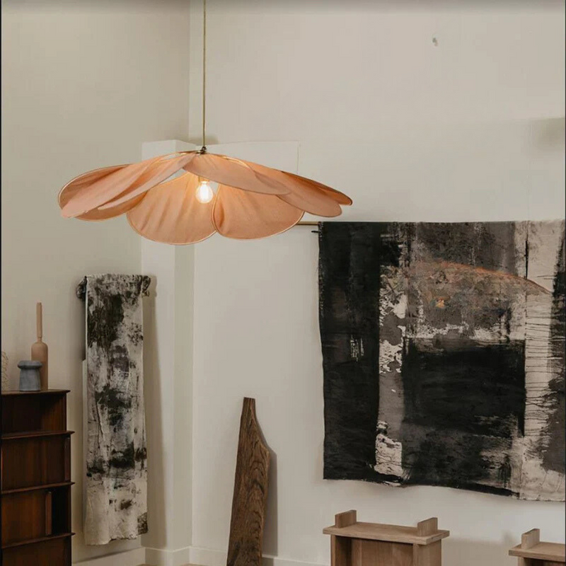 Flower-Shaped Pendant Light – Natural Design and Atmospheric Lighting