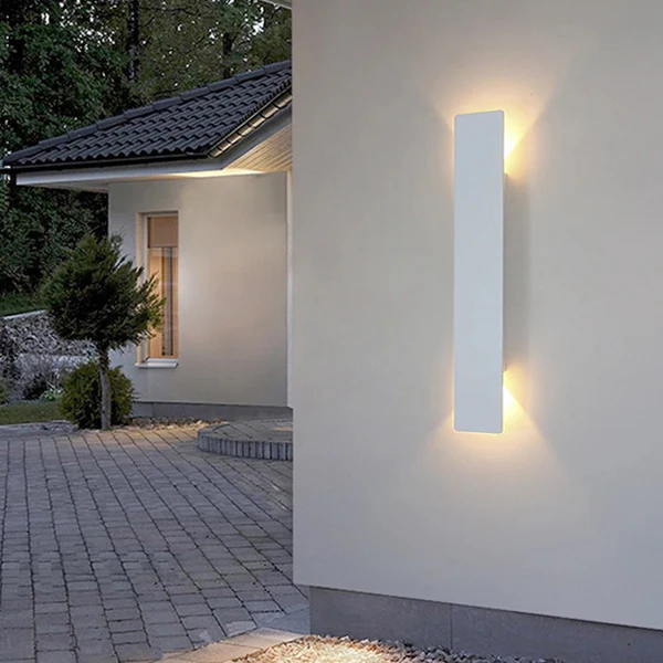 Sleek Outdoor Wall Lamp with Vertical Design and Warm LED Light
