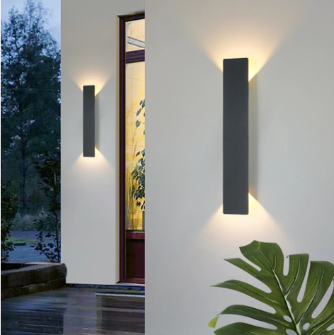 Sleek Outdoor Wall Lamp with Vertical Design and Warm LED Light