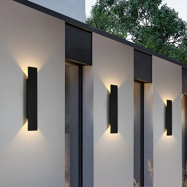 Sleek Outdoor Wall Lamp with Vertical Design and Warm LED Light