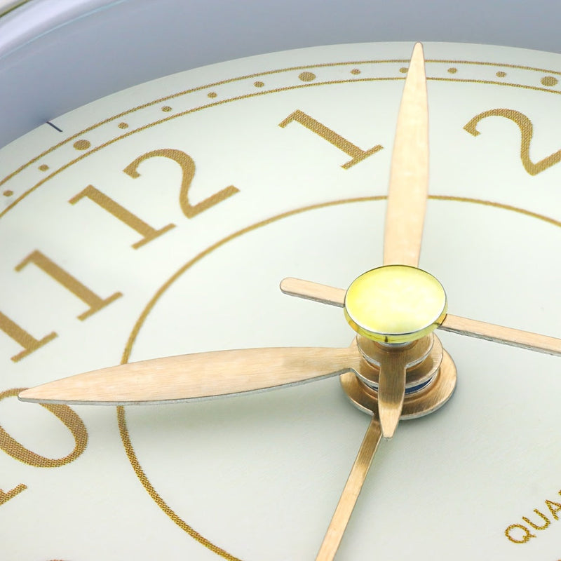 Vintage Analogue Alarm Clock with Night Light – Quiet and Clearly Readable