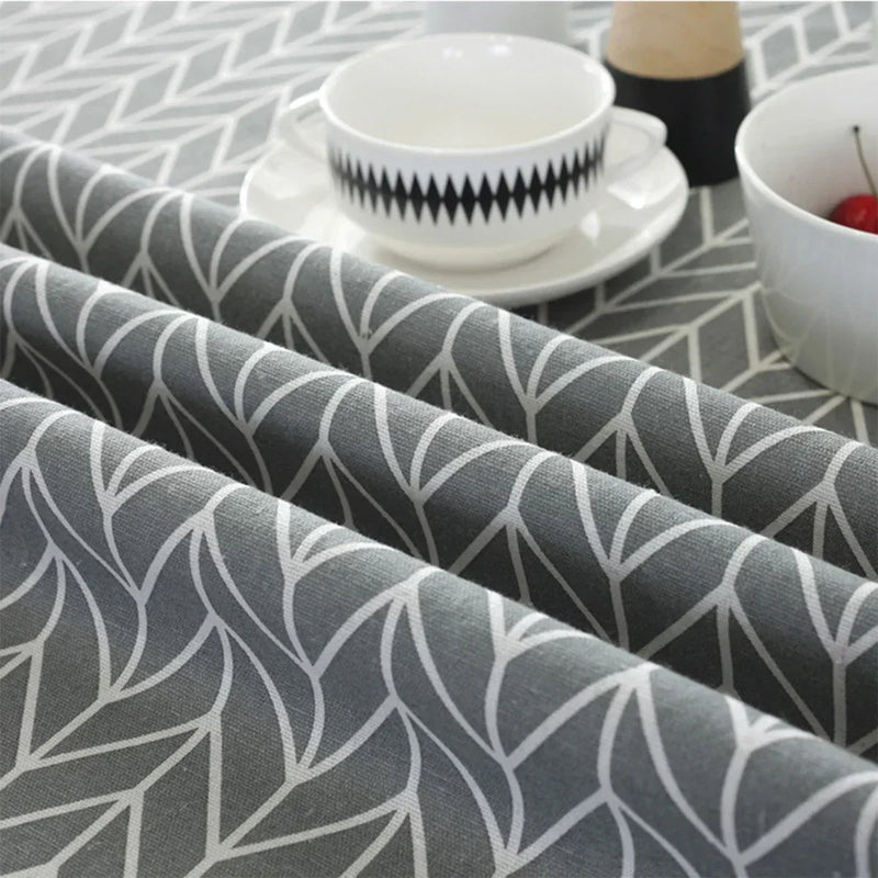 Round Tablecloth with Herringbone Pattern for Stylish Table Decoration