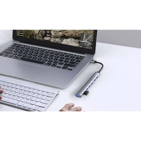 Seven-Port Aluminium USB Hub for Laptop and Desktop Connectivity