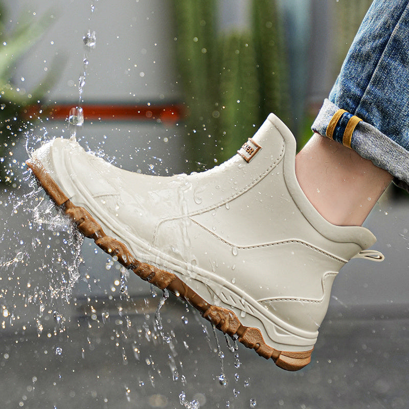 Unisex water-resistant slip-on shoes – Comfortable and slip-resistant