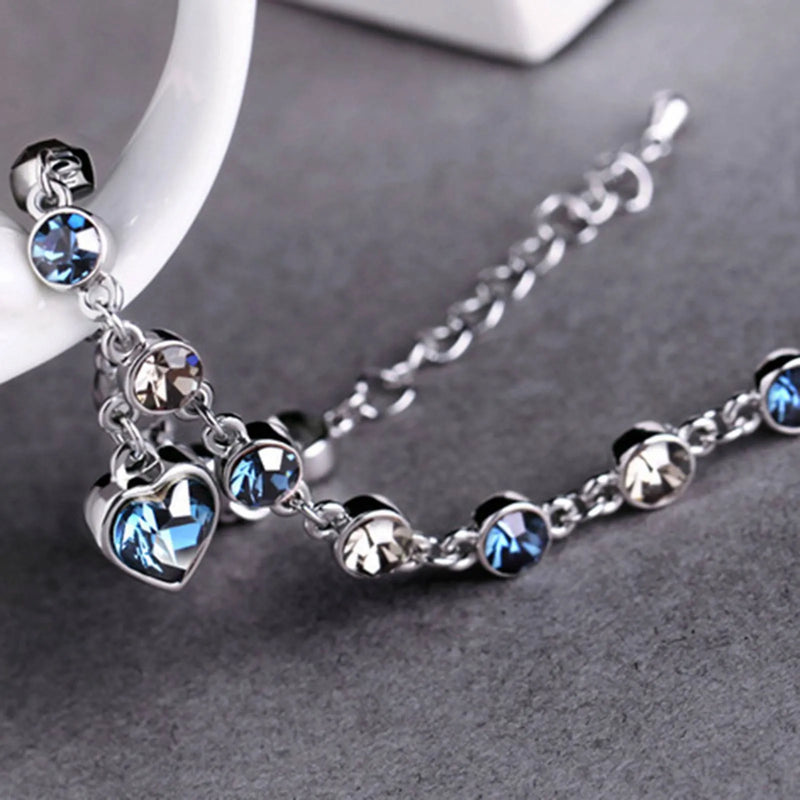 Bracelet in Silver with Heart Charm and Cubic Zirconia Links