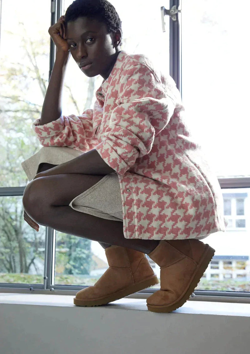 Ladies Winter Boots - Warm and Waterproof for Adventurous Women